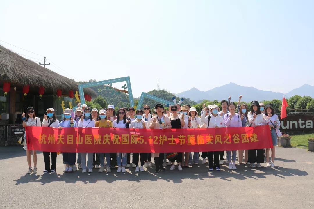 <b>光荣与责任并行，快乐与使命同在</b>